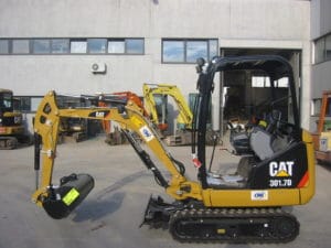 CAT-301.7D-completo-di-3-benne-imp.-martello-trivella-carro-allargabile