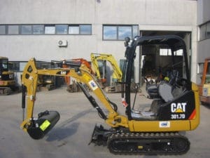 NOLEGGIO-MINIESCAVATORE-CAT-301.7