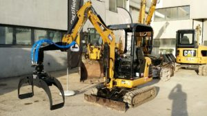 NOLEGGIO-MINIESCAVATORE-CAT-BELLUNO-E-SICO