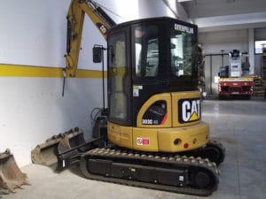noleggio-miniescavatori-girosagoma-belluno-cat-303-1-1