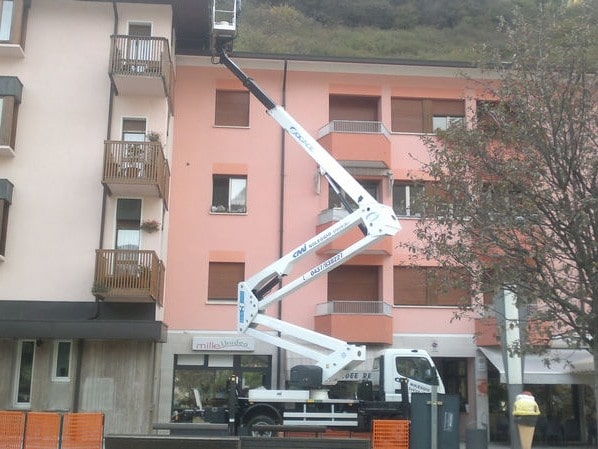 noleggio-piattaforme-carrate-aeree-belluno-1-7