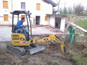 noleggiominiescavatori-belluno-cat-300-2